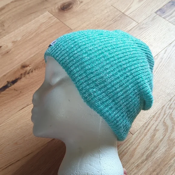 Neff. Mint colour. Toque - Picture 4 of 7
